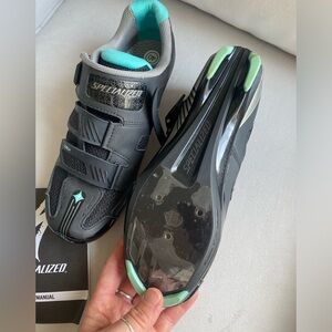 New Specialized road bike cycling shoes. Size 40 Varus - Bodygeometry